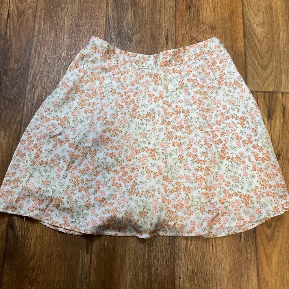 Dress Forum Satin Floral Skirt Size Small Womens Shorts Liner Flowy Peach Cream